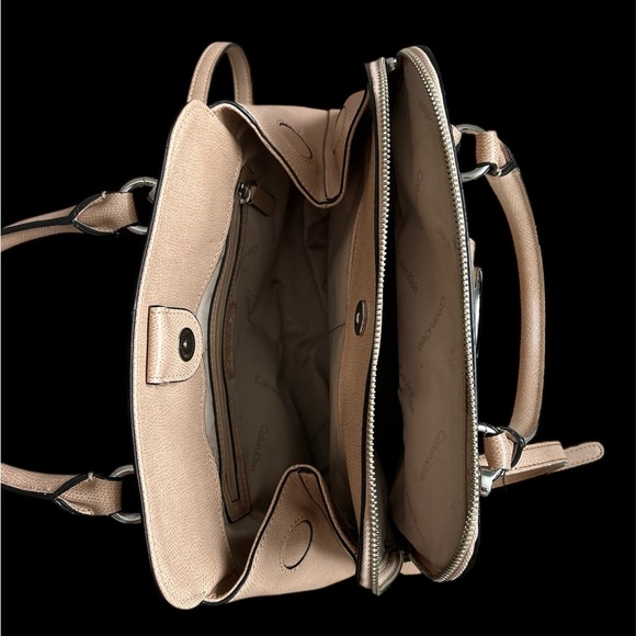 Calvin Klein Tan Shoulder Bag with Slouchy Design - Picture 5 of 9